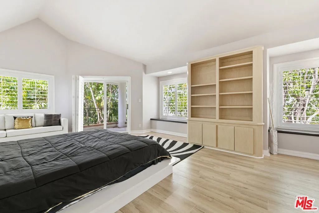 24366 La Masina Court, Calabasas, California 91302 home-pic-49